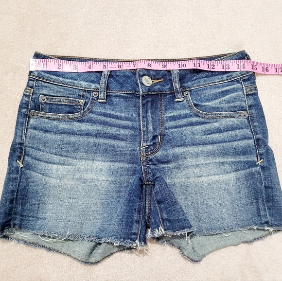 American Eagle Super Stretch Denim Shorts Women’s Size 4 Blue Frayed Hem Classic - Picture 4 of 11